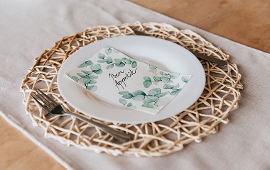 The history of the napkin: from birth to modern use